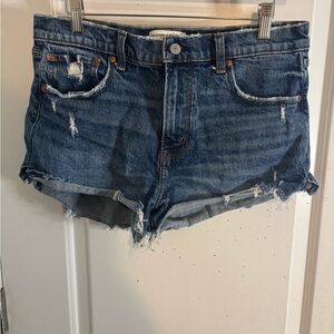 Abercrombie & Fitch The mom short mid rise Blue Jean Shorts size 29 EUC